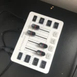 Mesa de Som USB com Phantom Power e Efeitos de Voz para Streaming, Podcast e Games | Leve Seu Áudio ao Nível Profissional! photo review